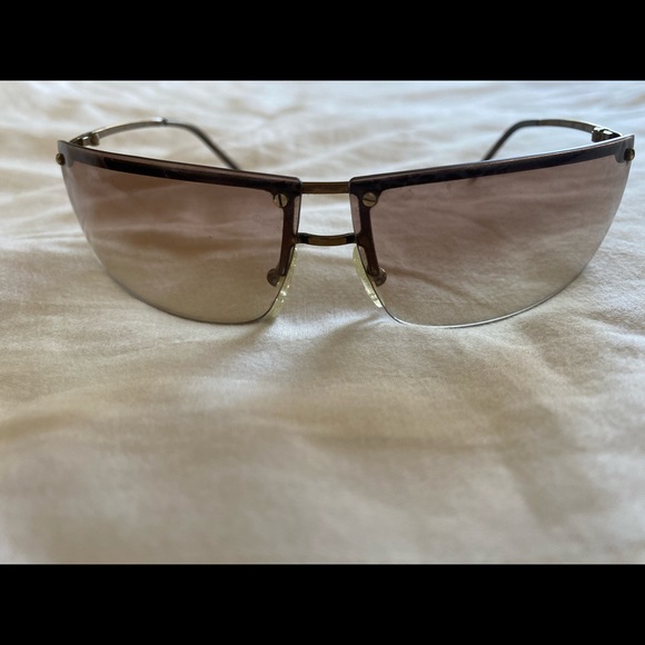 100% Authentic Gucci Sunglasses - Picture 2 of 4